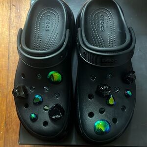 BLACK CROCS w JEMS